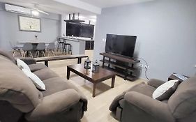 Departamento de 3 habitaciones y 3 baños.